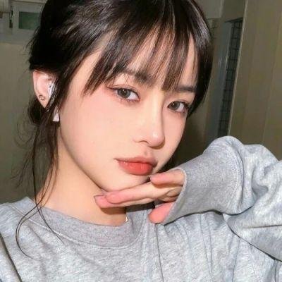 男爵的同桌小女生
